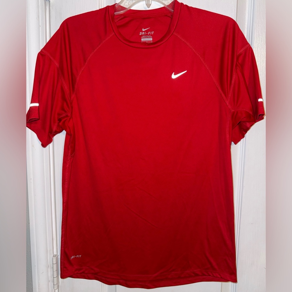 Nike Dri-FIT Athletic T-Shirt Red Performance Tee Size M